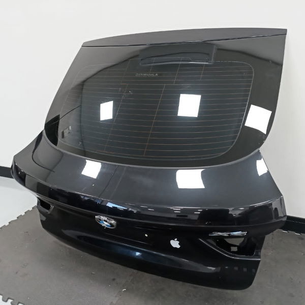 Tampa Traseira Lata Bmw X4 2017  Detalhe