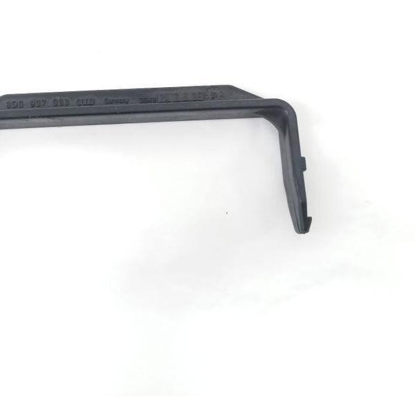 Trava Suporte Fusível Audi Rs5 2010 Unidade 8d0937083