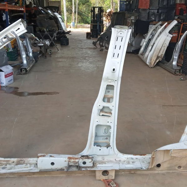 Coluna De Porta Dianteira Direita Amarok