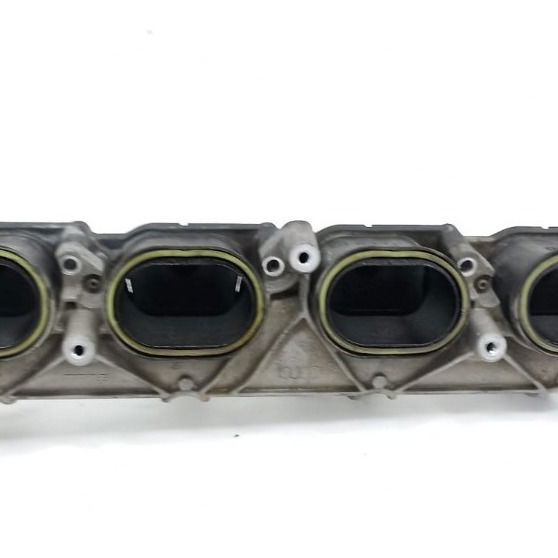 Entrada Coletor Flauta Injetora Direita Rs5 4.2 V8 2011
