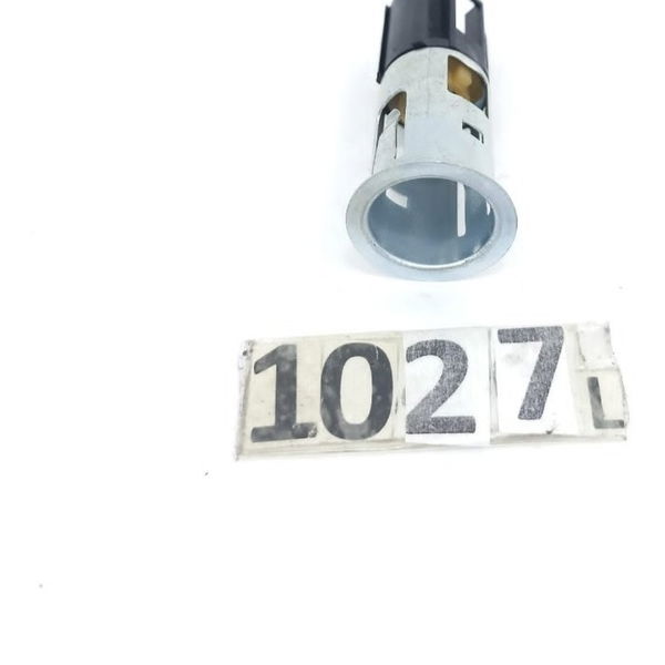 Tomada 12v Forro Direito Porta Malas Vw Passat Cc 2014