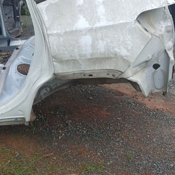 Lateral  Esquerda Jeep Compass Detalhe