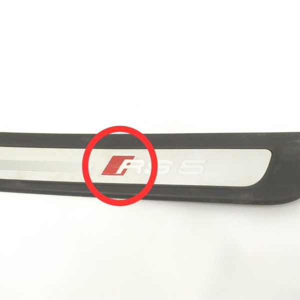Soleira Porta Esquerda Audi Rs5 4.2 V8  2011 Detalhe