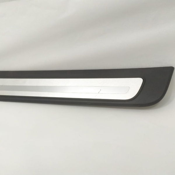 Soleira Porta Direita Audi Rs5 4.2 V8 2010 2011 Detalhe