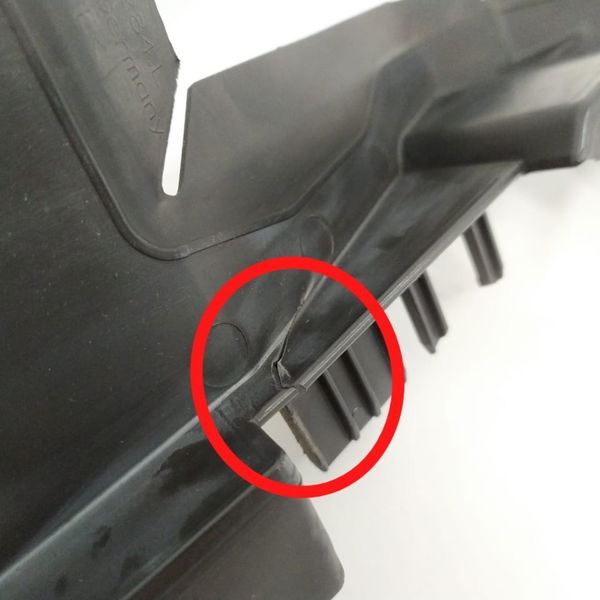 Defletor Direito Radiador Audi Rs5 4.2 V8 2011 Detalhe