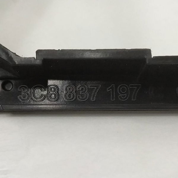 Suporte Maçaneta Dianteira Esquerda Passat Cc 2014
