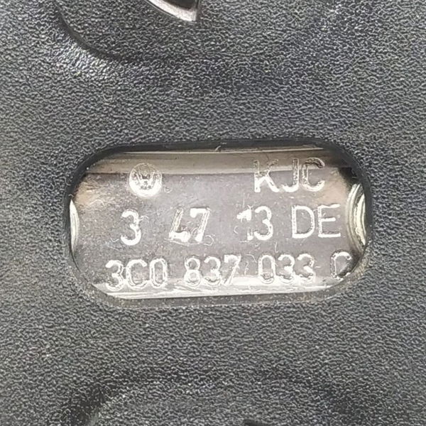 Batente Fechadura Traseira Direita Passat Cc 2014