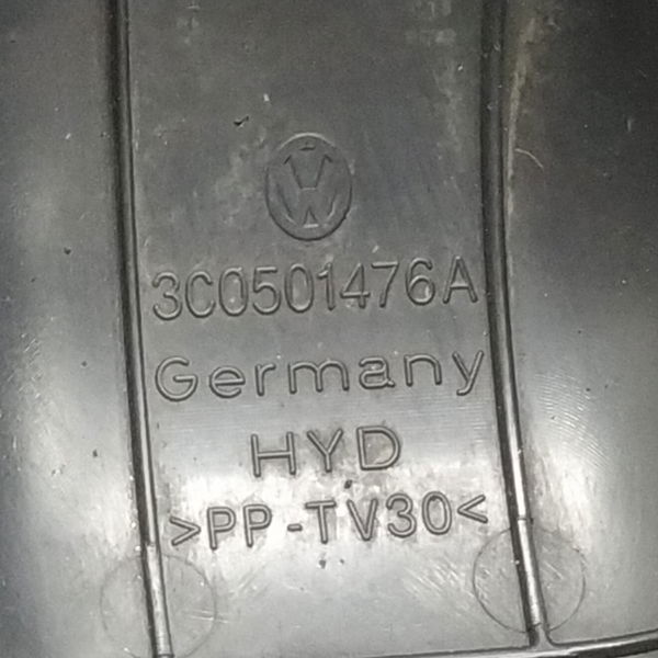 Acabamento Facão Traseiro Direito Passat Cc 2014 Detalhe