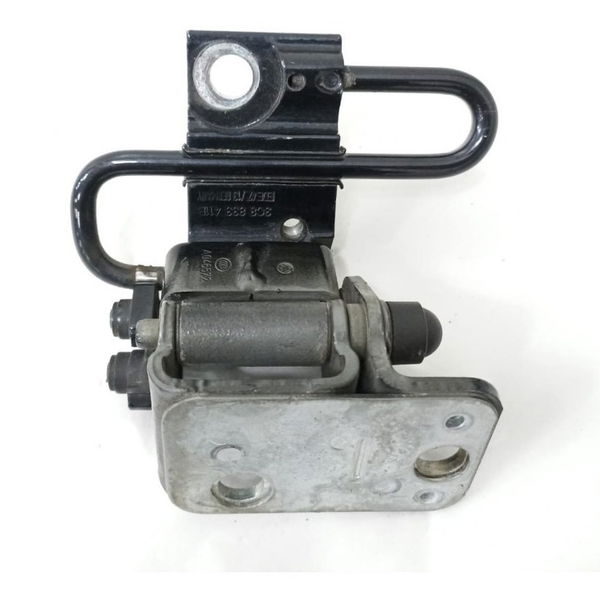 Dobradiça Inferior Traseira Esquerda Passat Cc V6 2014 