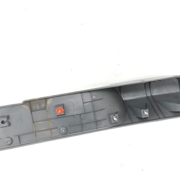 Moldura Tampa Traseira Fiat Idea Adventure 2014-15