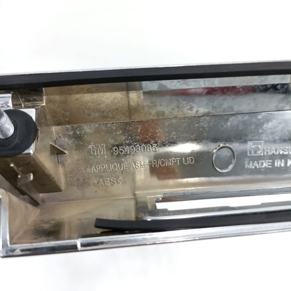 Friso Tampa Traseira Gm Sonic 2012 95493085