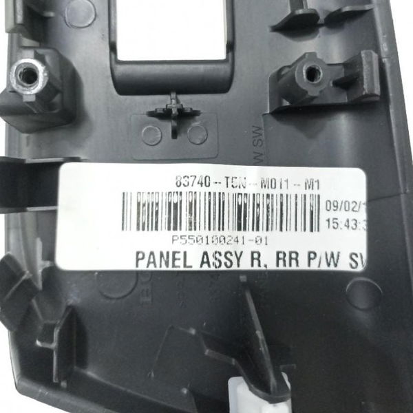 Moldura Botão Vidro Porta Traseira Direita Honda Wrv 2018