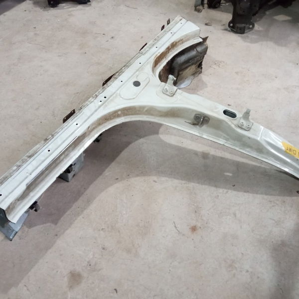 Coluna T Direita Fiat Toro 2018