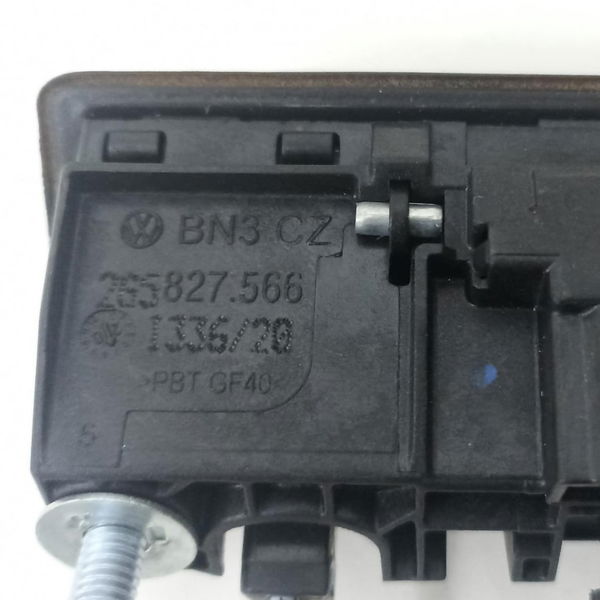 Botão Tampa Traseira C/ Camera De Ré  Vw Nivus 2020-21