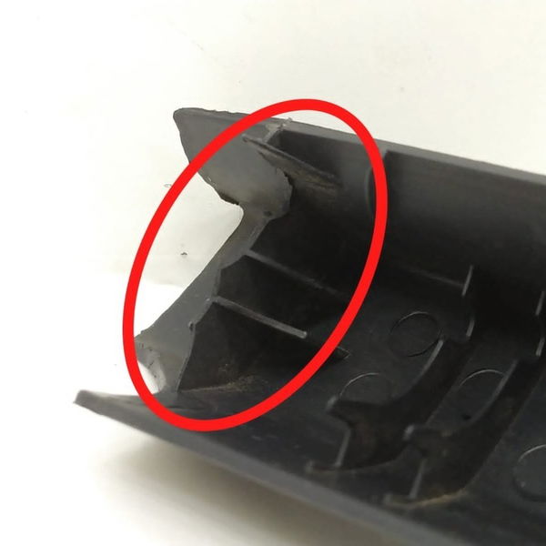 Moldura Interna Retrovisor Esquerdo Idea  2015  Detalhe