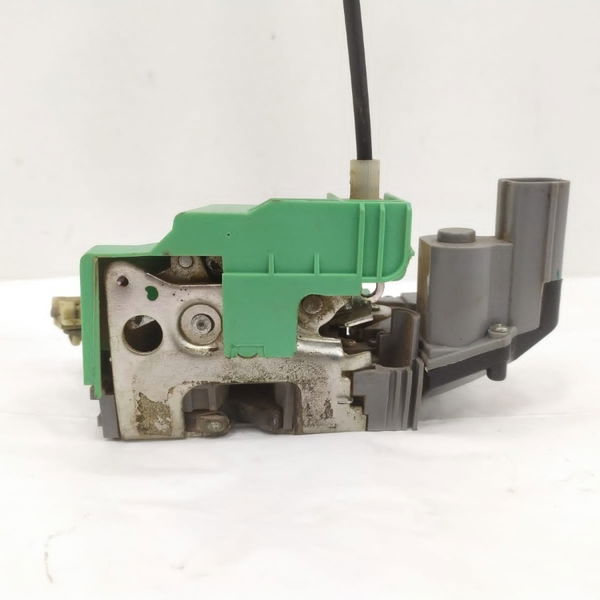 Fechadura Porta Dianteira Esquerda Idea 1.8 2015 Detalhe