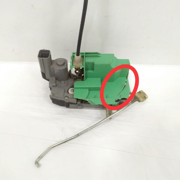 Fechadura Porta Dianteira Esquerda Idea 1.8 2015 Detalhe
