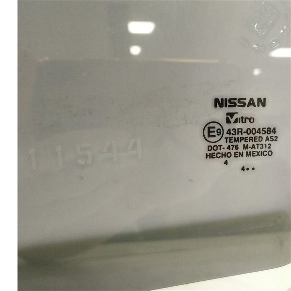 Vidro Porta Traseira Esquerda  Nissan Sentra 2015