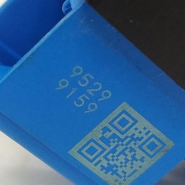 Botão Trava Porta Dianteira Esquerda Gm Tracker 2018