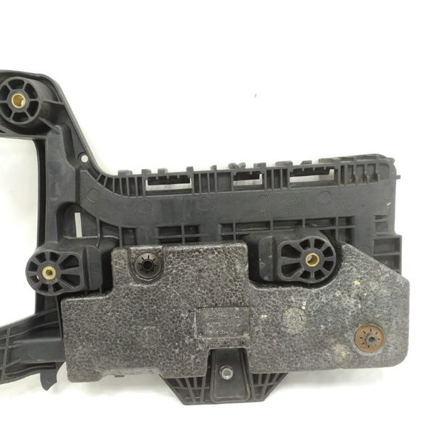 Suporte Caixa Bateria Vw Tiguan 2010 Detalhe