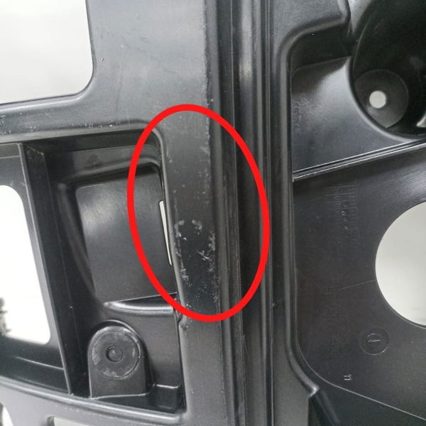 Guia Parachoque Traseiro Esquerdo Bmw X1 2013