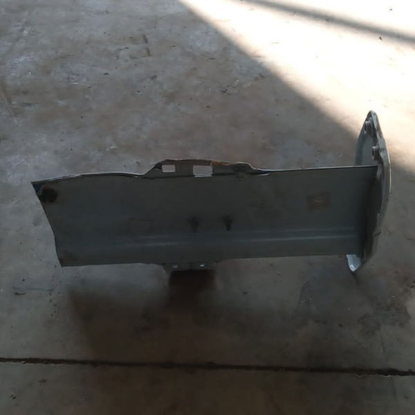 Bico Longarina Esquerda Jeep Renegade