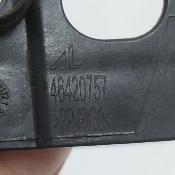 Suporte Farol Direito C4 Lounge 2016 46420757