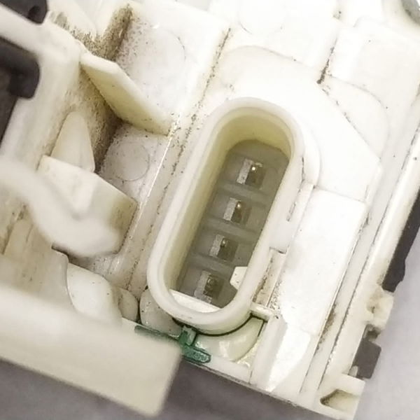 Fechadura Porta Traseira Direita Renegade 2019 Detalhe