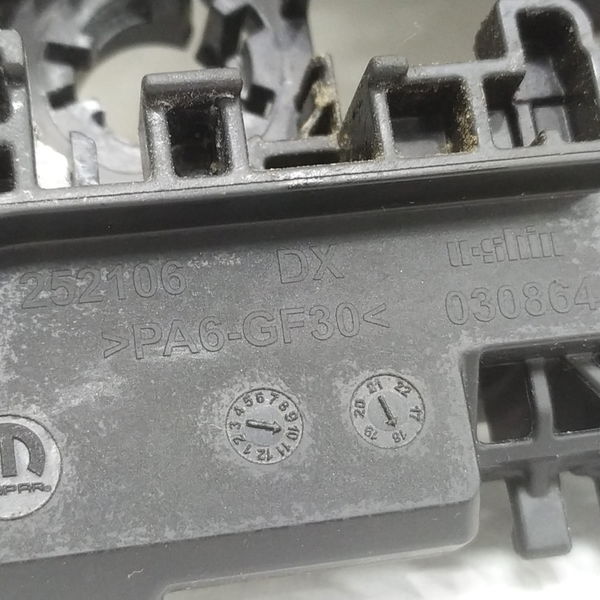 Suporte Maçaneta Externa Traseira Direita Renegade 2019