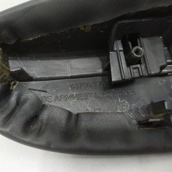 Encosto Braço Porta Traseira Esquerda Honda Hrv 2018