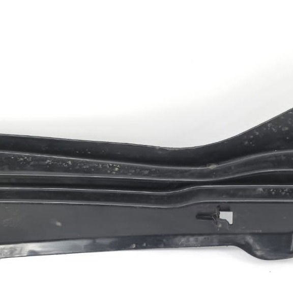 Guarda Pó Paralama Esquerdo Honda Hrv 2018  Detalhe