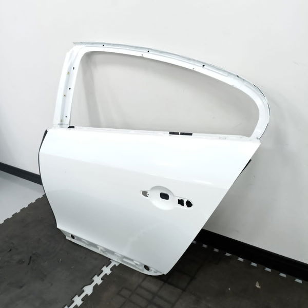 Porta Lata Traseira Esquerda Fluence 2014.15  Detalhe