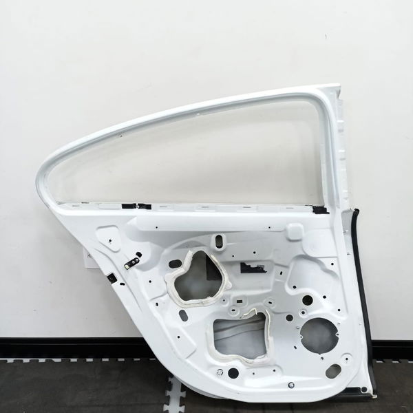 Porta Lata Traseira Esquerda Fluence 2014.15  Detalhe