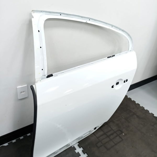Porta Lata Traseira Esquerda Fluence 2014.15  Detalhe