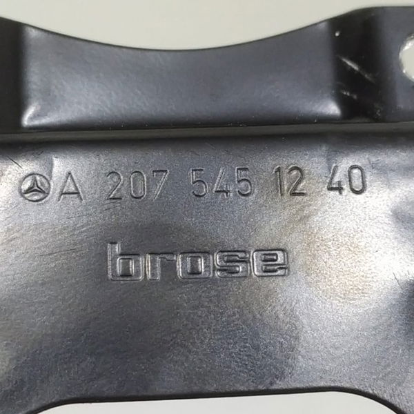 Suporte Máquina Vidro Dianteira Direita C300 2011
