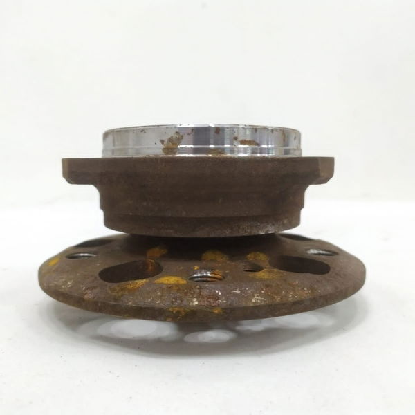 Cubo Rolamento Roda Traseiro Esquerdo C300 2011