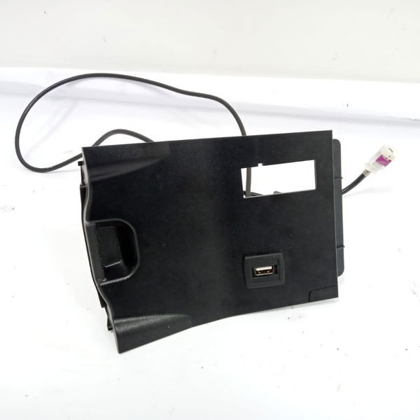 Entrada Usb Mercedes Benz Gla 200 2015 2016