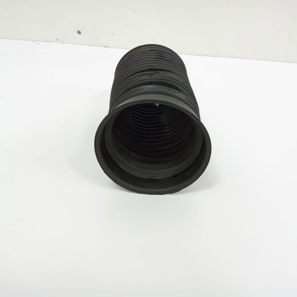 Coifa Dianteira Direita Mercedes Benz Gla 200 2015 2016