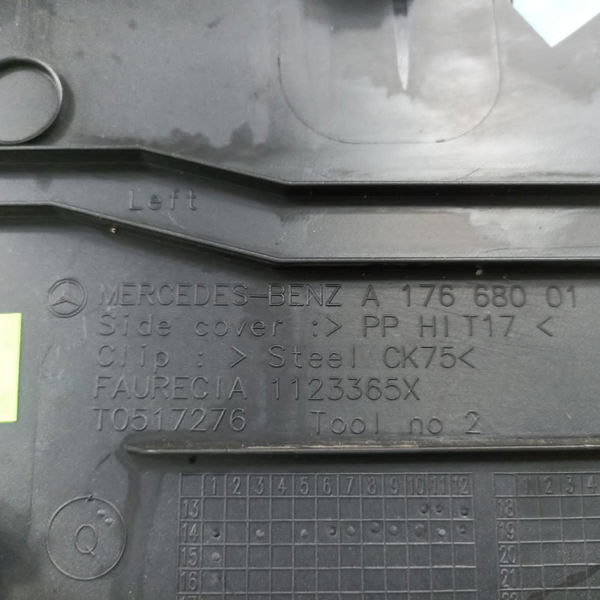 Acabamento Esquerdo Painel Mercedes Gla 200  2016