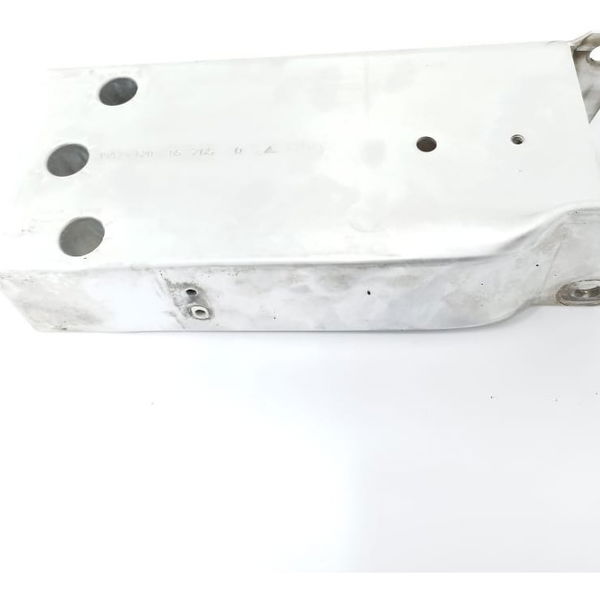 Suporte Esquerdo Alma Dianteira Mercedes Gla 200 2016