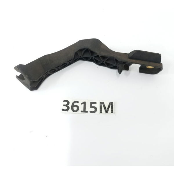 Suporte Sensor Abs Traseiro Esquerdo Gla200 2016