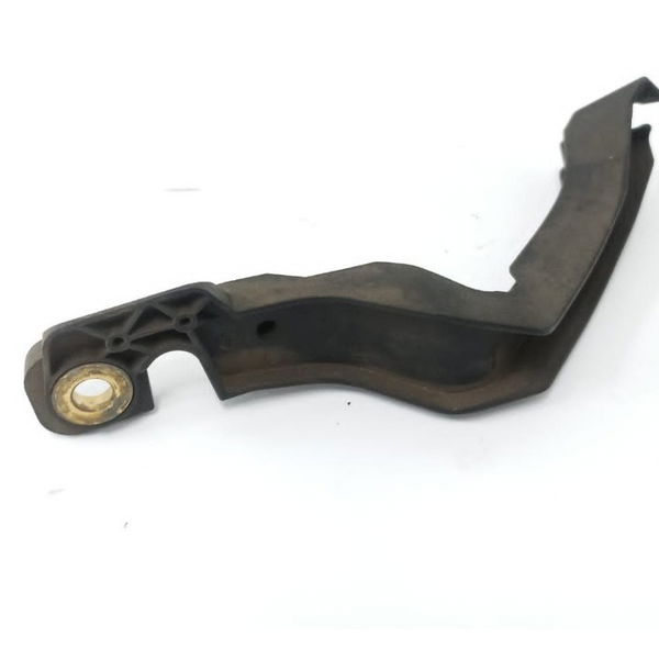 Suporte Sensor Abs Traseiro Esquerdo Gla200 2016