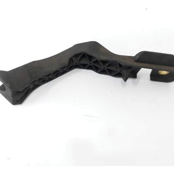 Suporte Sensor Abs Traseiro Esquerdo Gla200 2016