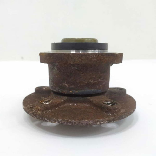 Cubo Rolamento Roda Traseiro Esquerdo Mercedes A200 2014