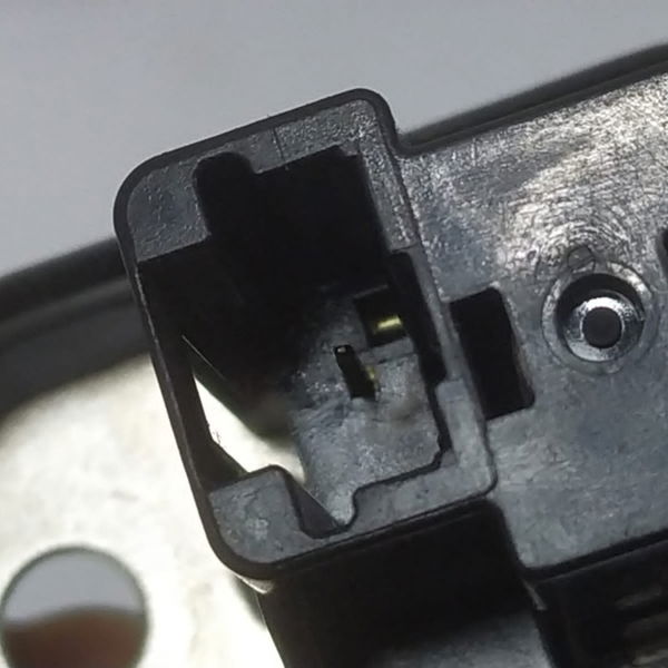 Interruptor Porta Dianteira Esquerda Versa 2019 Detalhe