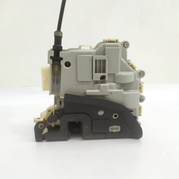 Fechadura Porta Dianteira Direita Audi A1 Tfsi 2013
