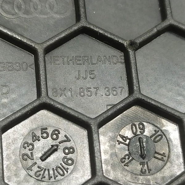 Grade Tela Alto Falante Audi A1 Tfsi 2013 Detalhe