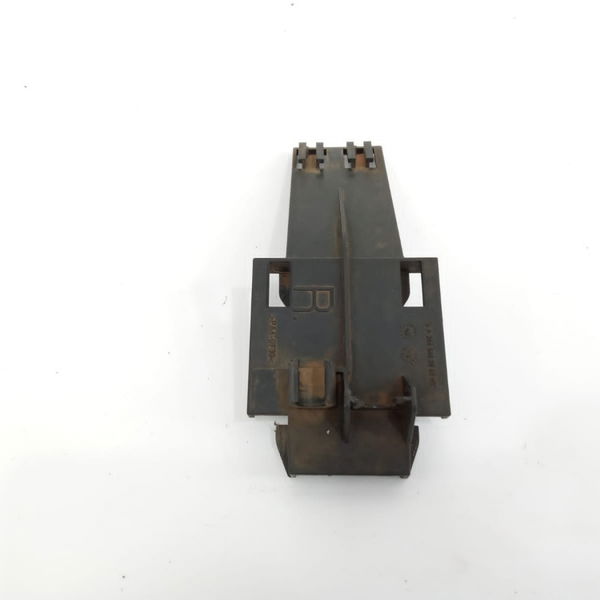 Suporte Sensor Abs Dianteiro Direito Mercedes Gla 200