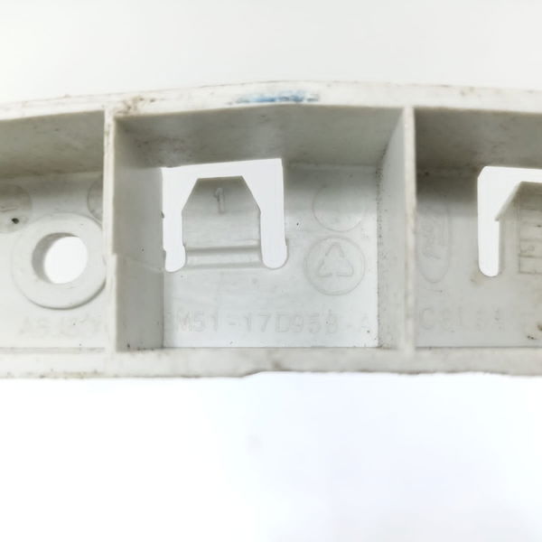 Guia Paralama Direito Ford Focus 2014