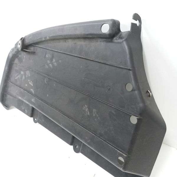 Protetor Traseiro Direito Mercedes C180 2014